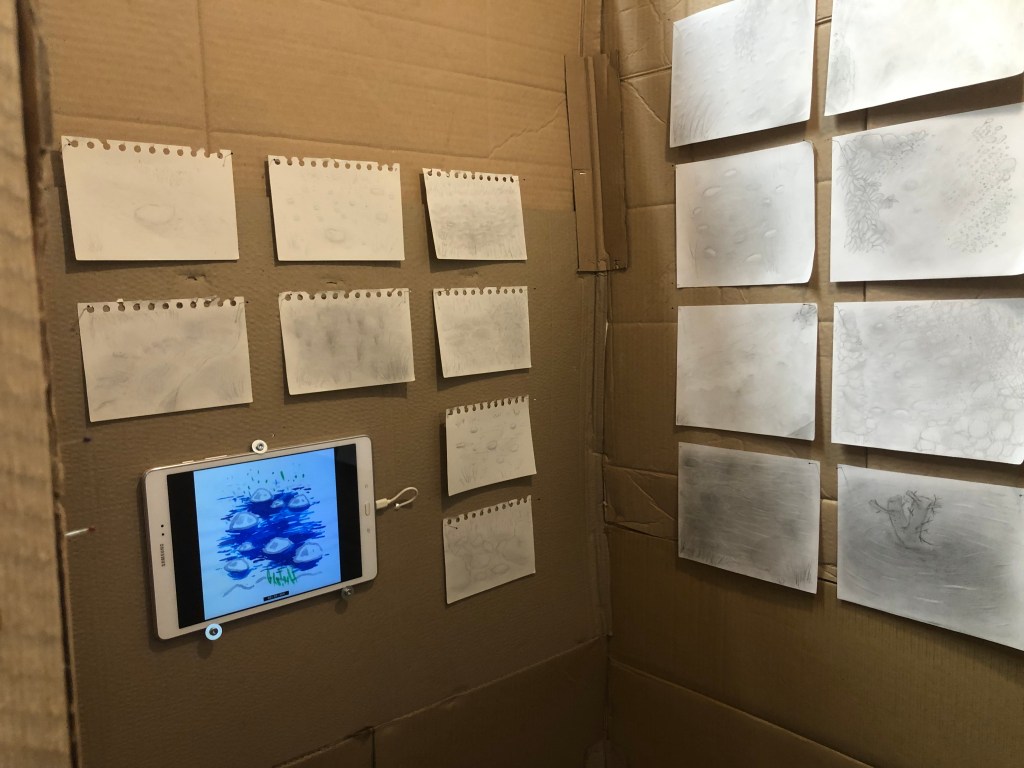 Image de l'exposition "D'aicí a Romeyer", à Die dans le cadre du travail Aiga - La cartographie sensible de l'eau de l'artiste plasticien Philippe Pitet - Mai 2026