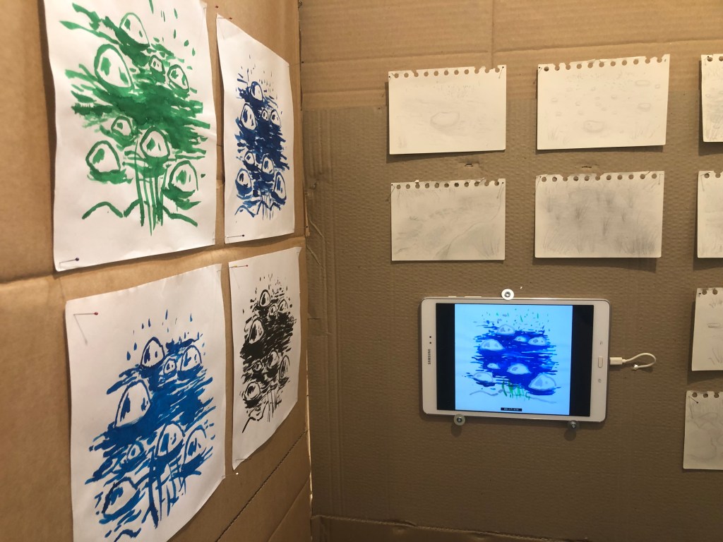 Image de l'exposition "D'aicí a Romeyer", à Die dans le cadre du travail Aiga - La cartographie sensible de l'eau de l'artiste plasticien Philippe Pitet - Mai 2026