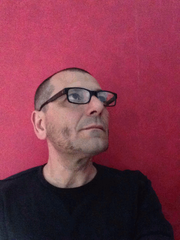 Portrait en GIF de Philippe Pitet Plasticien 2004