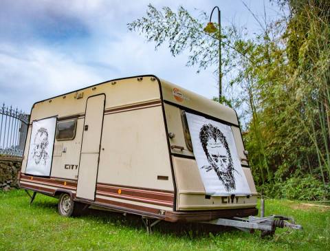 Don't Try, installation du Collectif CrowHackers, avec BrainHover et Carine Puyo dans le cadre du Festival En création de La Fabrique Affamée à Hasparren - Philippe Pitet plasticien Toulouse