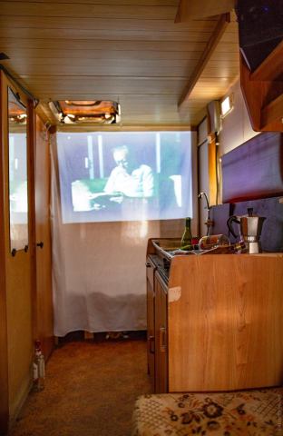 Don't Try, installation du Collectif CrowHackers, avec BrainHover et Carine Puyo dans le cadre du Festival En création de La Fabrique Affamée à Hasparren - Philippe Pitet plasticien Toulouse