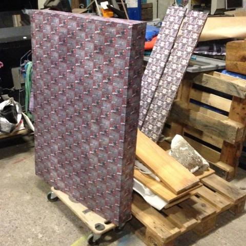 Installation Pusiqu'elle est partie, elle est partout de Philippe Pitet artiste plasticien à Toulouse en cours de réactivation