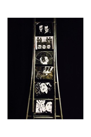 "Cinéma", installation simple avec échelle et dessins à l'encre de chine - Théâtre le Ring Toulouse, Janvier 2018