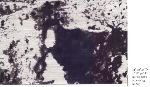 Tirage d'exposition d'une page d'un carnet "Aiga - La cartographie sensible de l'eau" du plasticien Philippe Pitet - Carnet de Caudebronde 2013