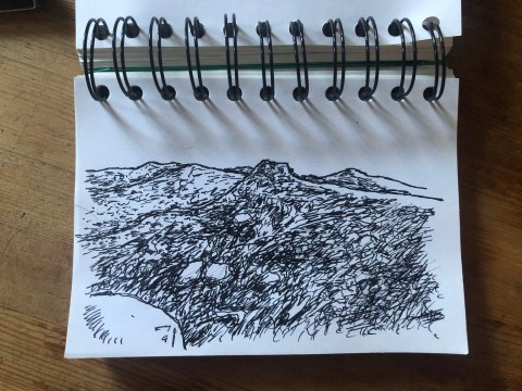 Photo d'un carnet de dessins de montagne par le plasticien Philippe Pitet - Lansac-Fenolhedés août 2023