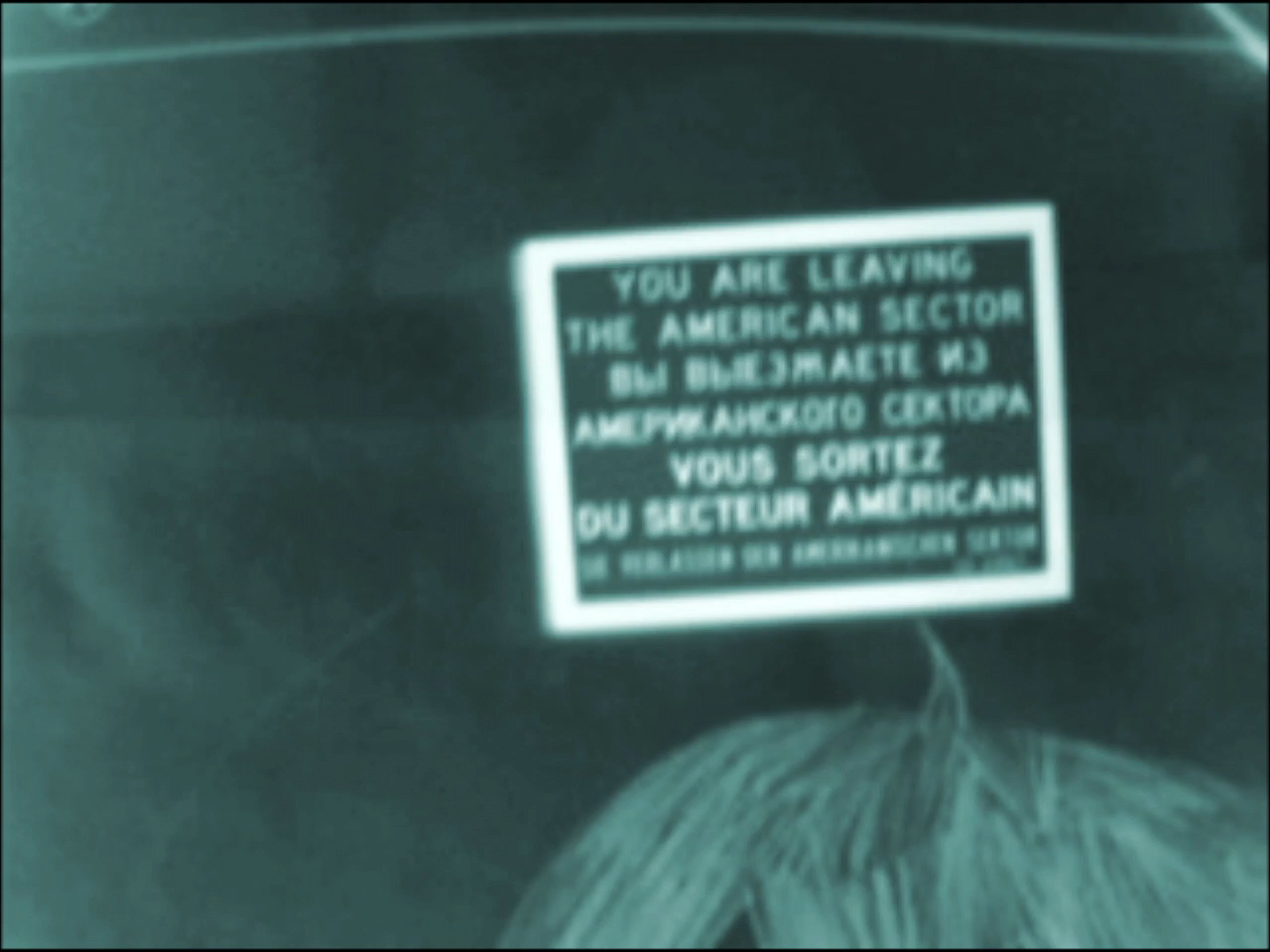 Capture d'écran de la vidéo "Fridge" du plasticien Philippe Pitet - Vidéo du cycle "No Show" - 2006