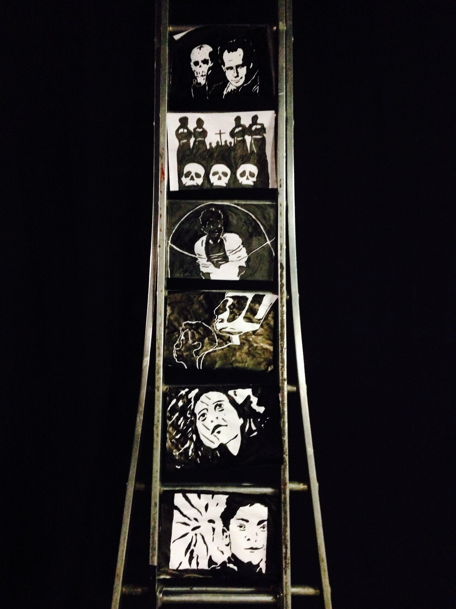 Photo de l'installation "Einsenstein On The Road", de Philippe Pitet - artiste plasticien - dans le cadre de la soirée "Sers moi dans une coupe cassée" du 18 janvier 2018 au Ring à Toulouse avec Zart Compagnie